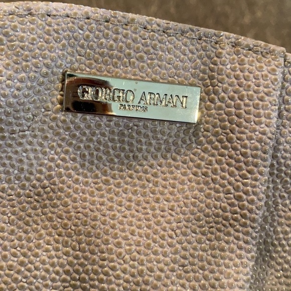 𝅺GIORGIO Armani Cosmetic bag - Picture 2 of 3